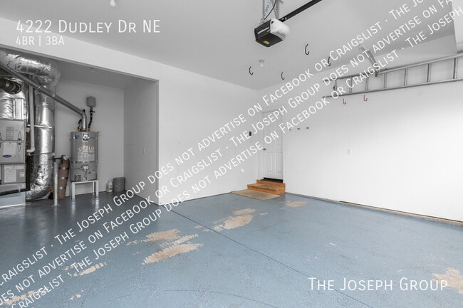 Building Photo - 4222 Dudley Dr NE