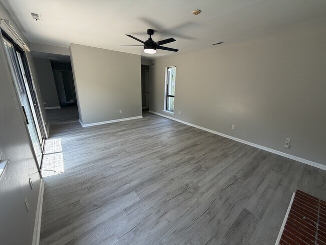 Building Photo - 5224 Farm Pond Ln