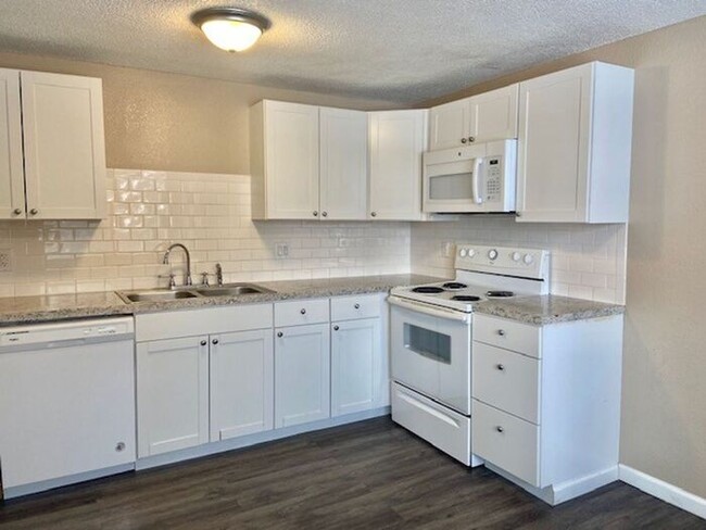 Primary Photo - Beautifully Remodeled 2 Bedroom 1 Bath Apa...