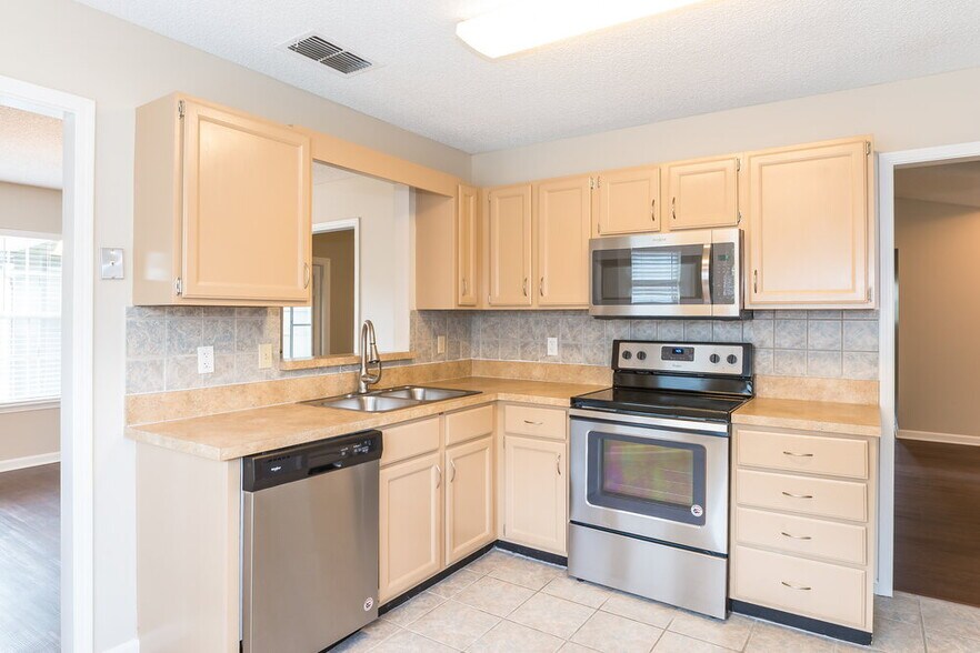 Building Photo - 10693 Eaglet Ct