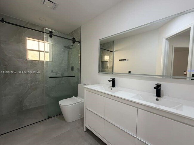 Building Photo - 189 Cameron Dr