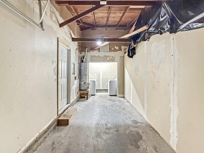 Building Photo - 6123 Horton Dr