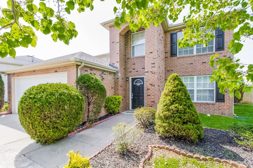 Building Photo - 2164 Spring Hill Cir