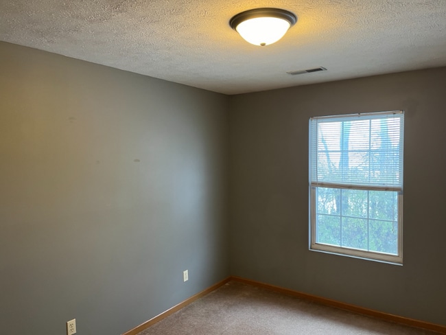 Building Photo - 5573 Tall Pines Pkwy