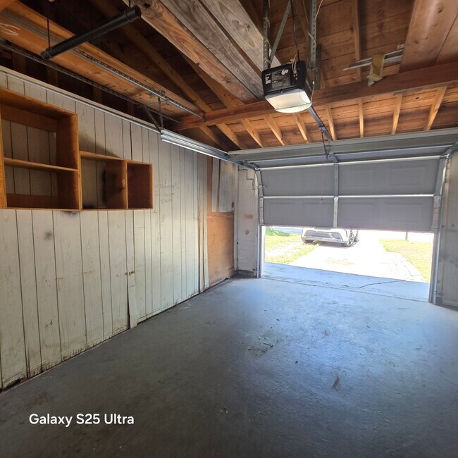 Building Photo - 3302 Bainbridge Dr