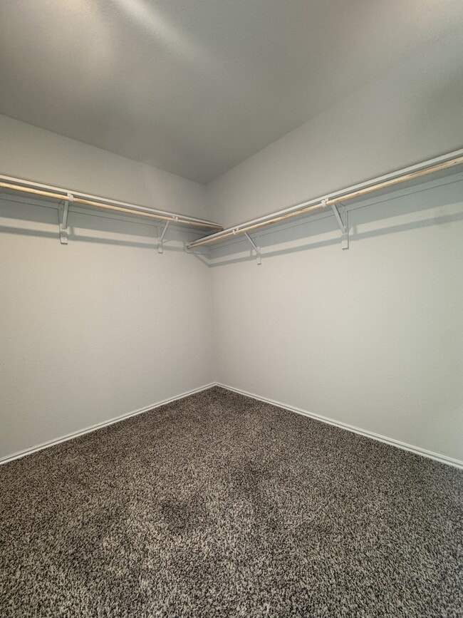 Building Photo - 7108 Gilbert Dr