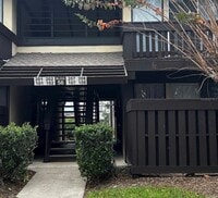 Building Photo - 56 Club House Dr