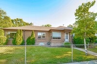 Building Photo - Newly Updated Liberty Wells Duplex!!