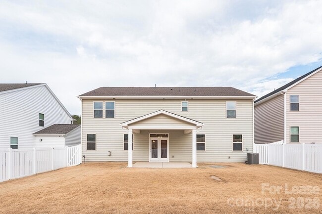 Building Photo - 15226 Red Canoe Way