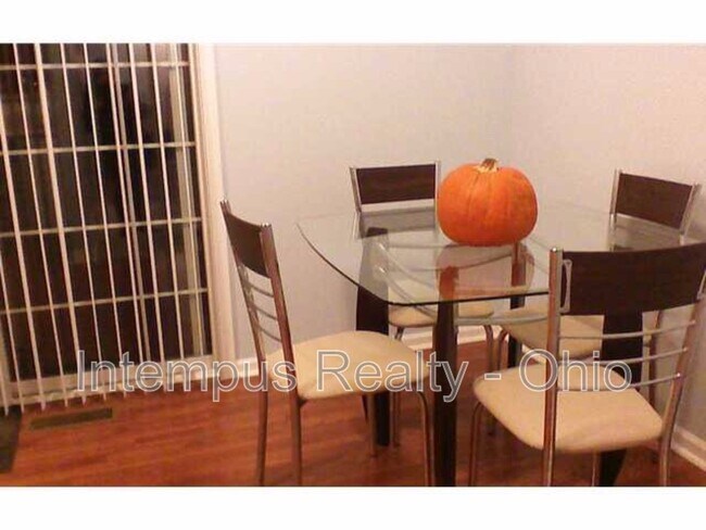 Building Photo - 6500 Crab Apple Dr