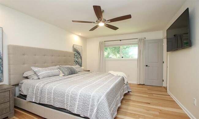 Building Photo - 5923 Dawnridge Dr