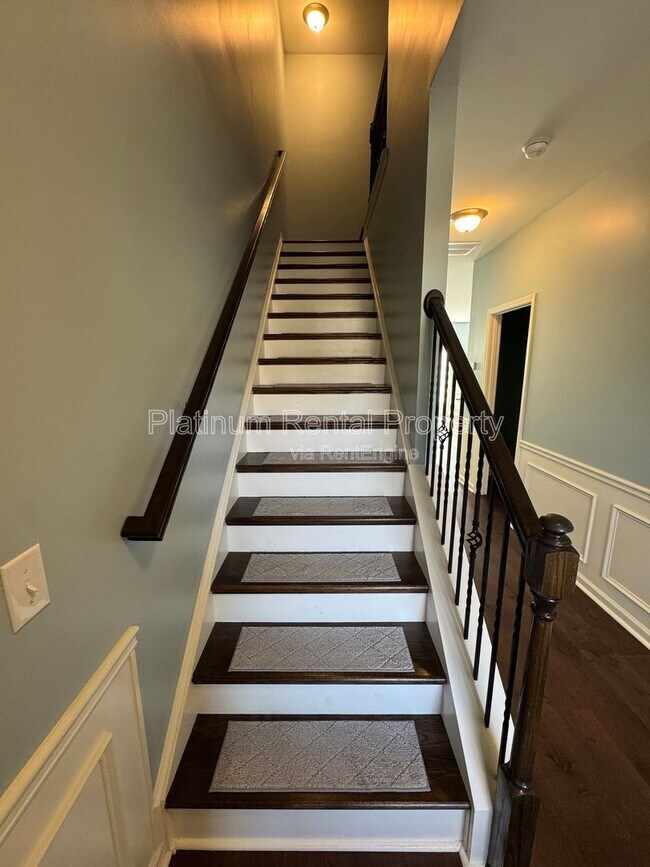 Building Photo - 211 Creek Side Pass