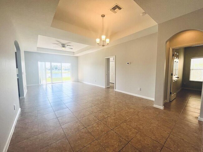 Building Photo - 414 Fern Lake Dr