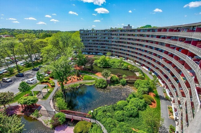 Building Photo - 200 Swanton St