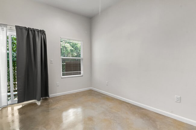 Building Photo - 1002 Morningside Dr