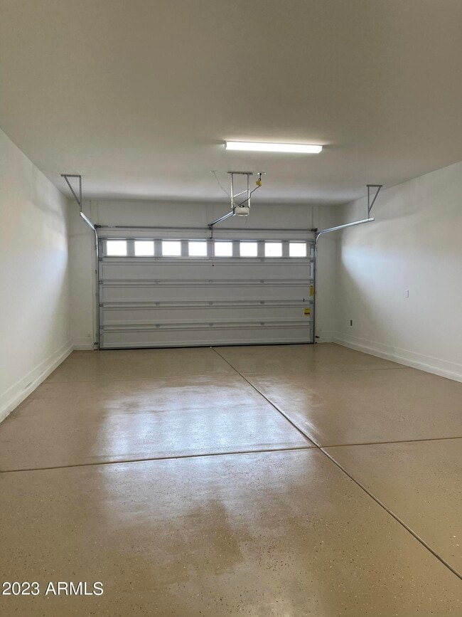 Building Photo - 11811 W Pkwy Ln