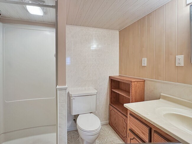 Building Photo - 4624 Maryland Ave N