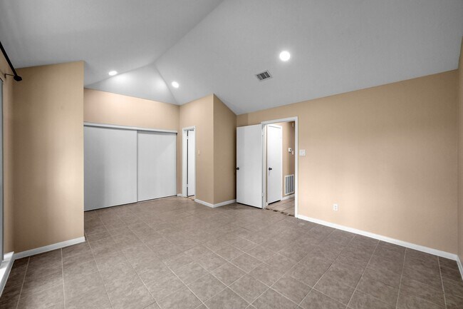 Building Photo - 11923 Silver Canyon Ln