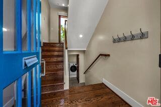 Building Photo - 308 Gull St