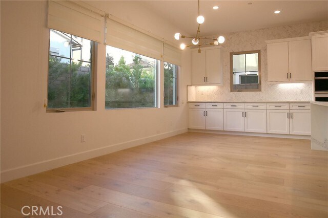 Building Photo - 204 Sutters