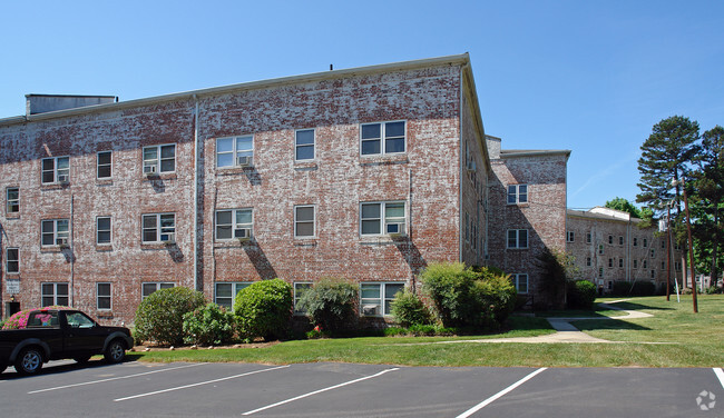 Building Photo - The Raleigh Apartments