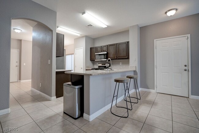 Building Photo - 2586 Land Rush Dr