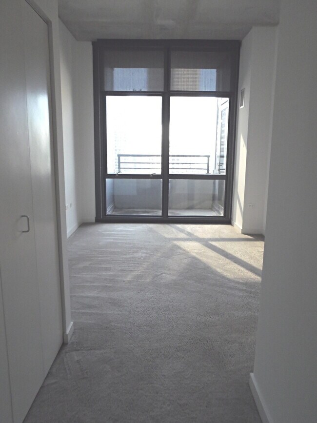 Building Photo - 235 W Van Buren St