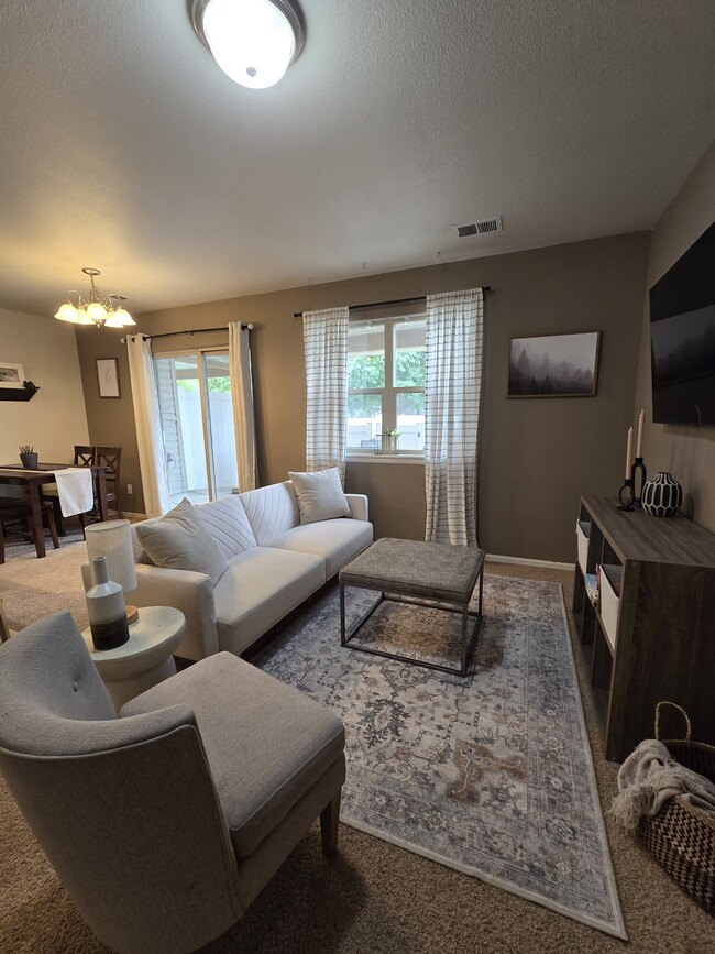 Building Photo - 2465 Theresea Ln