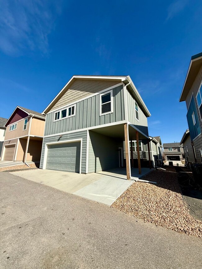 Building Photo - 2837 Urban Pl