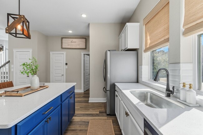 Building Photo - 18618 Admiration Dr