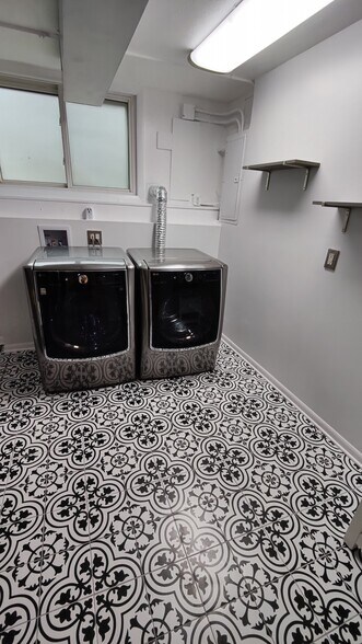 Building Photo - 2527 Richmond Rd