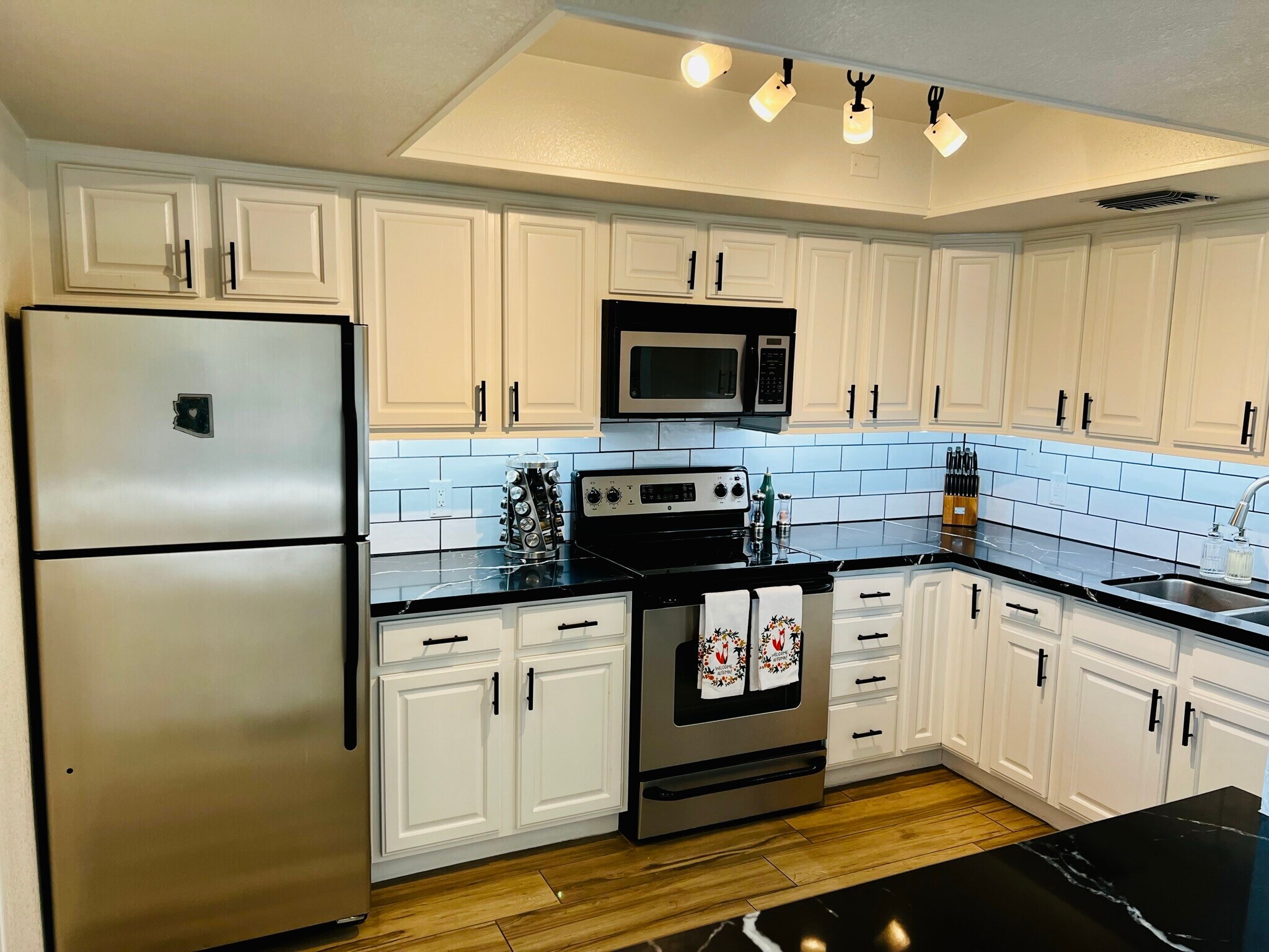 Kitchen - 4201 E Camelback Rd
