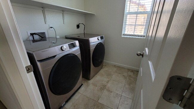 Building Photo - 8802 Ariston Ln