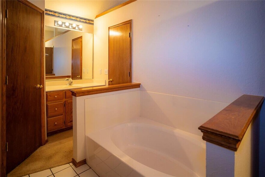 Building Photo - 517 Goshawk Dr