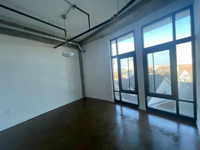 Building Photo - 415 St Pauls Blvd