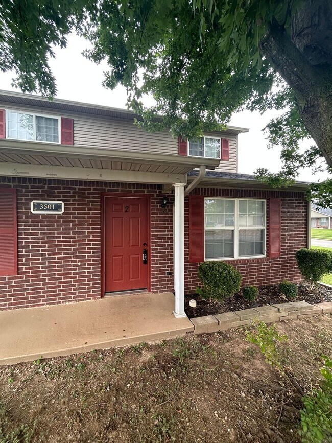 Primary Photo - 3501 SW Landau Ct