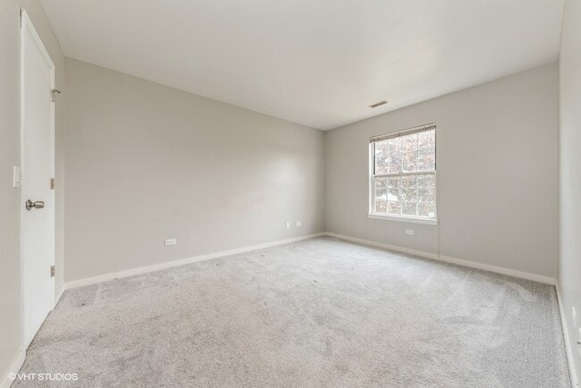 Building Photo - 302 Newport Ln