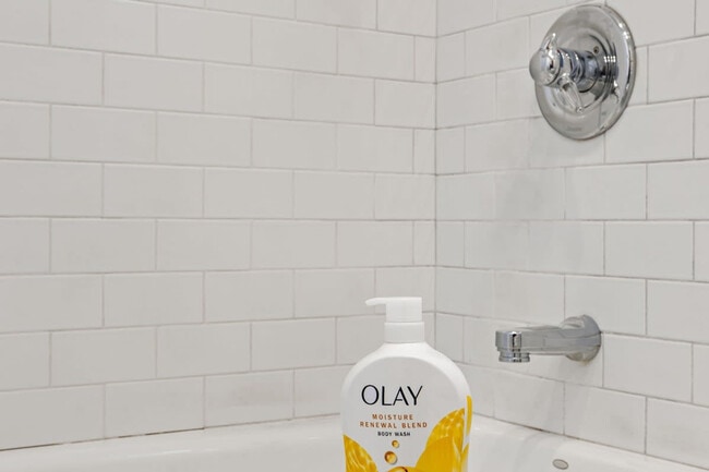 Building Photo - 2216 18th Ave