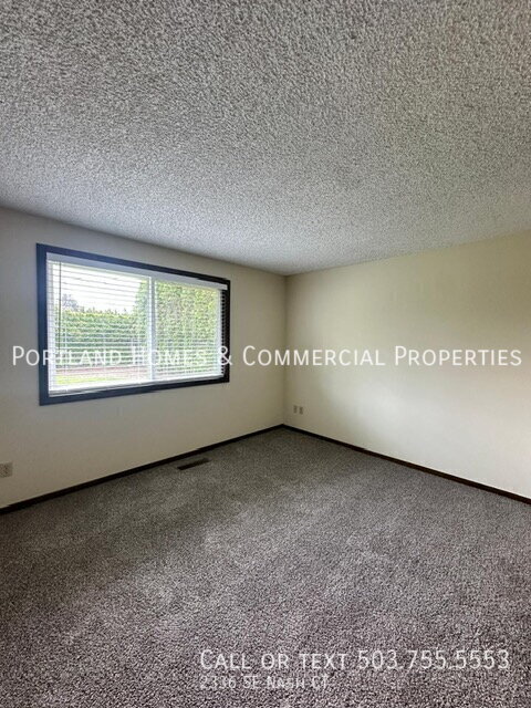 Building Photo - 2336 SE Nash Ct