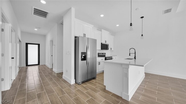 Building Photo - 4989-4991 Fairway Ct