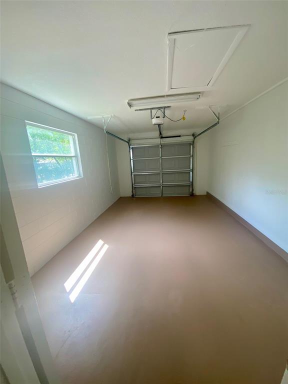 Building Photo - 909 Wrenwood Ln