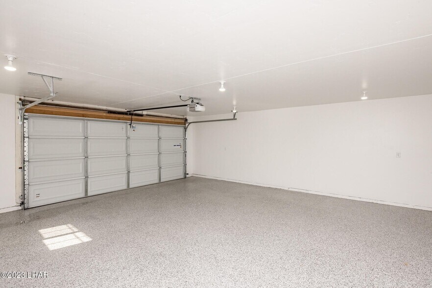 Building Photo - 3705 Challenger Dr