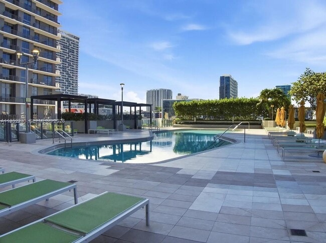 Building Photo - 501 NE 31st St