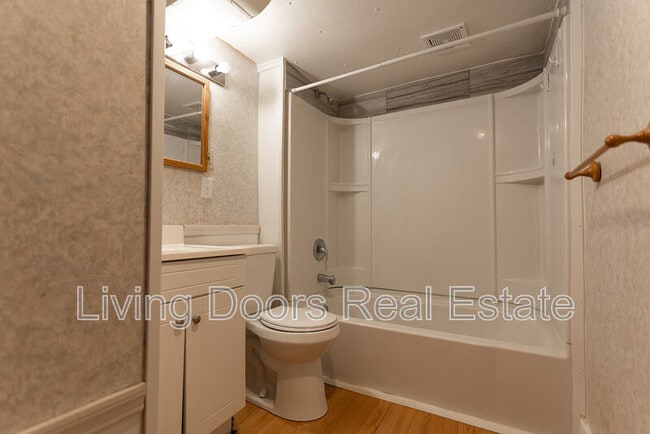 Building Photo - 1529 N 24th St