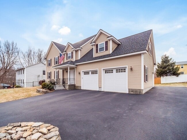 Building Photo - 15 Spencer St