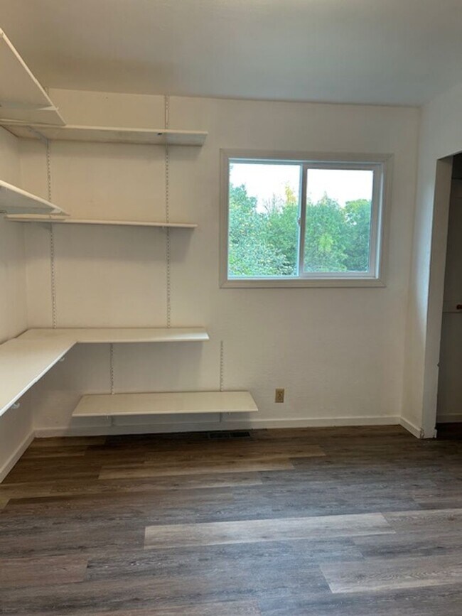 Building Photo - Charming Country Home in Petaluma – 4 Bed, 2 Bath | Available December 1st