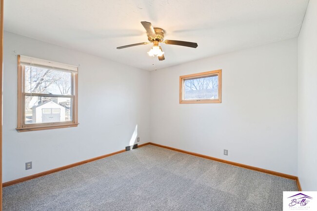 Building Photo - RENTAL PENDING