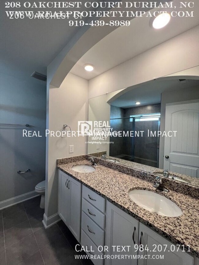 Building Photo - 208 Oakchest Ct