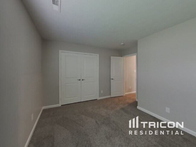 Building Photo - 10433 Long Branch Dr