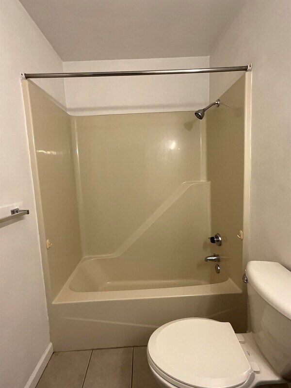 Building Photo - 435 Ponderosa Ave